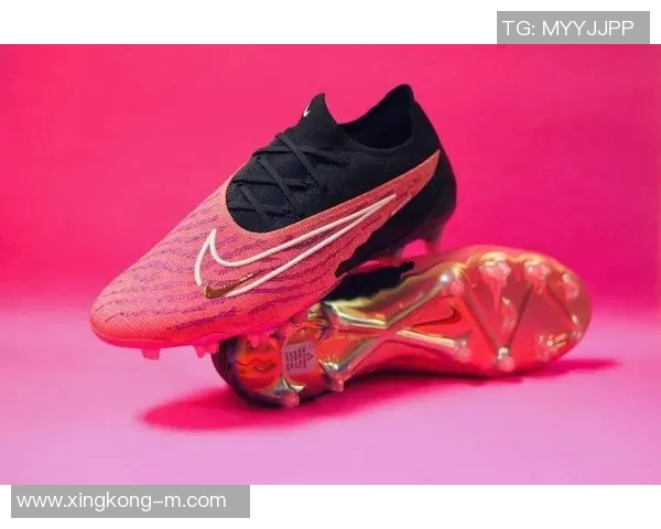 红色足球鞋球星的传奇与突破探索足球场上的速度与激情 红色足球鞋球星的传奇与突破探索足球场上的速度与激情