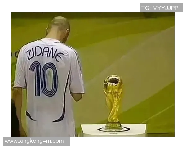 足球场上的背影:那些转身瞬间定格的传奇与记忆 足球场上的背影:那些转身瞬间定格的传奇与记忆